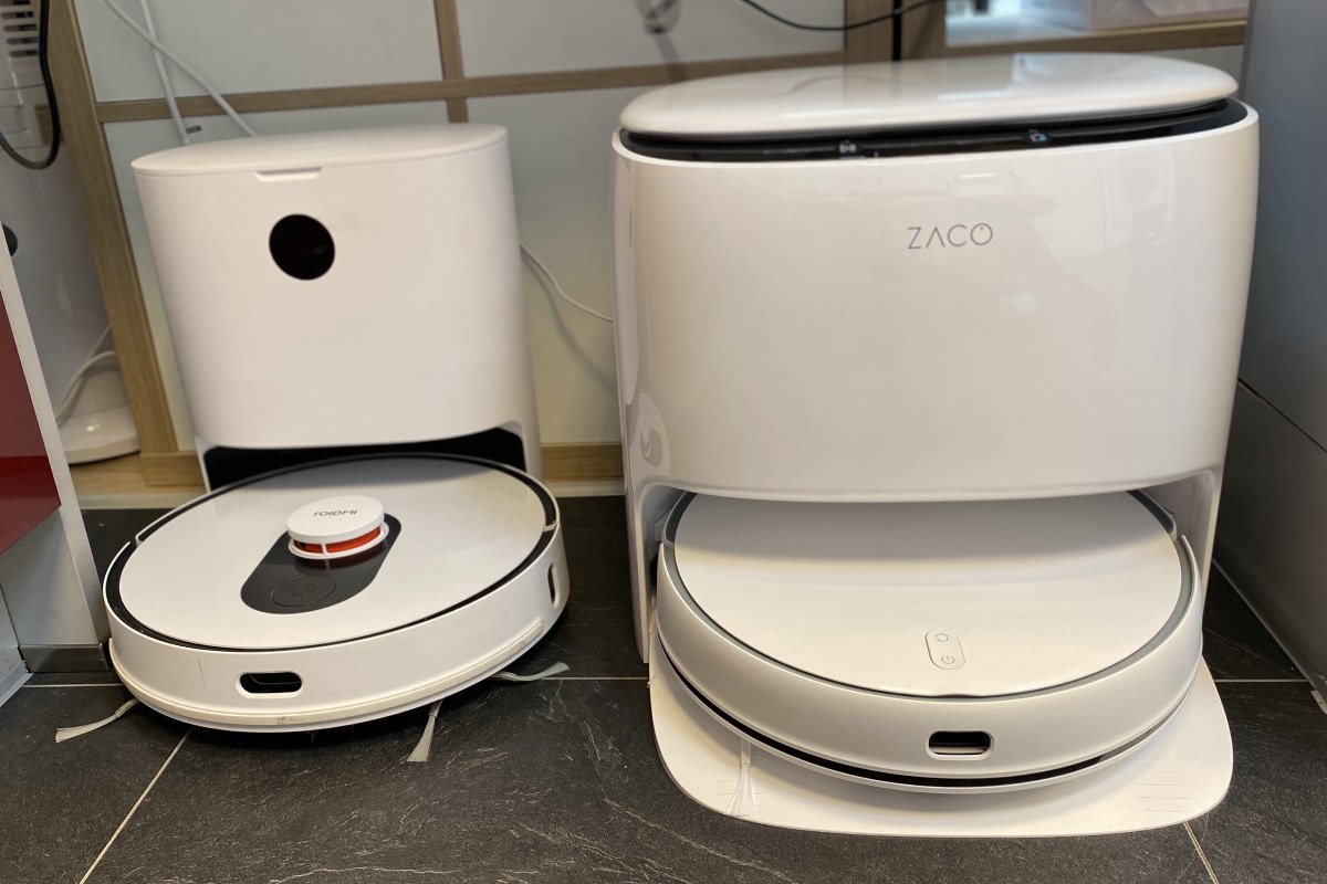 Saugroboter mit Reinigungsstation und Absaugstation