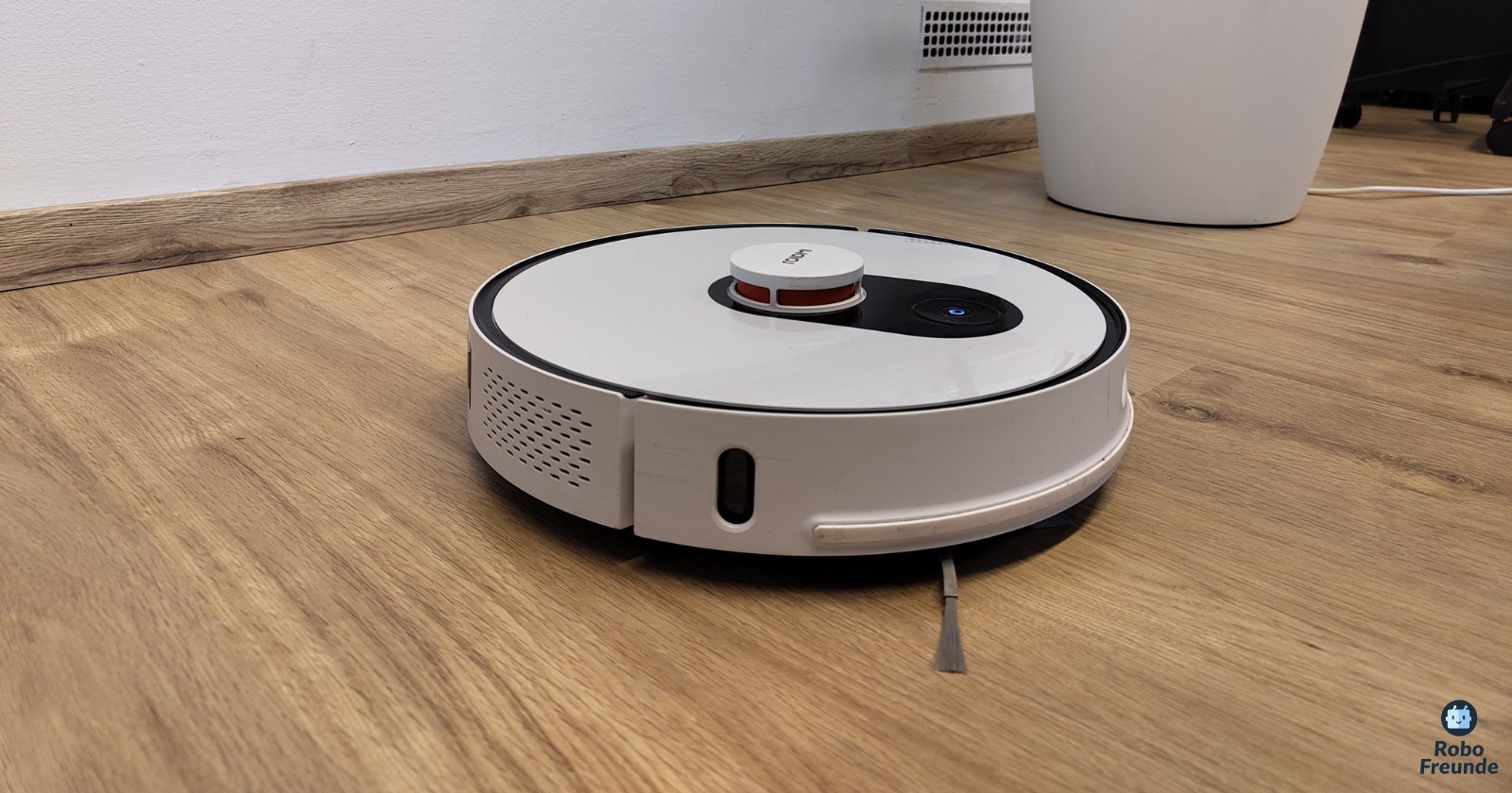 Saugroboter mit Lasernavigation
